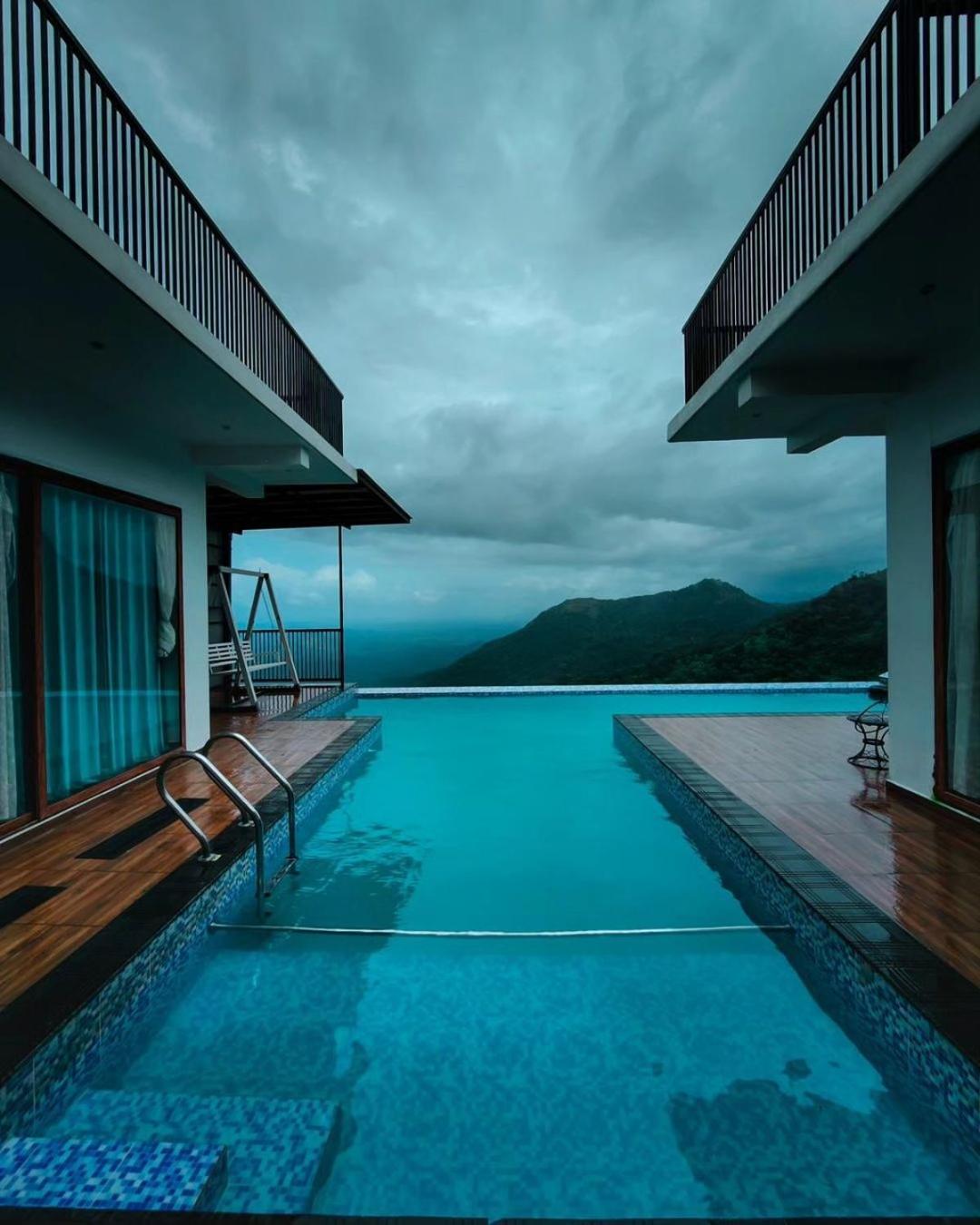 Durrah Hillview Villa Kakkadampoyil Exterior photo